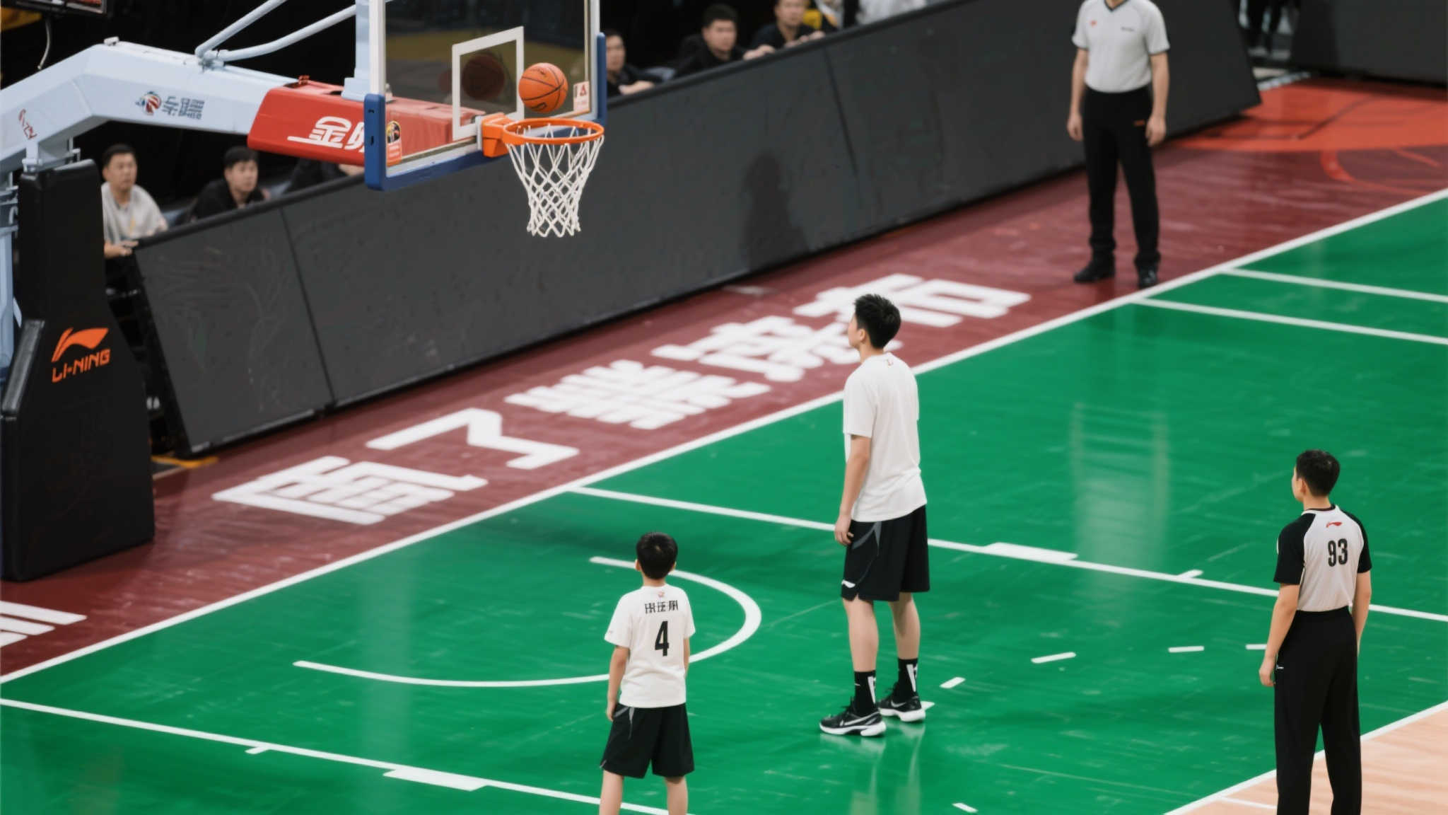 举个例子，当我们回顾这轮比赛，看似平静表象下，其实