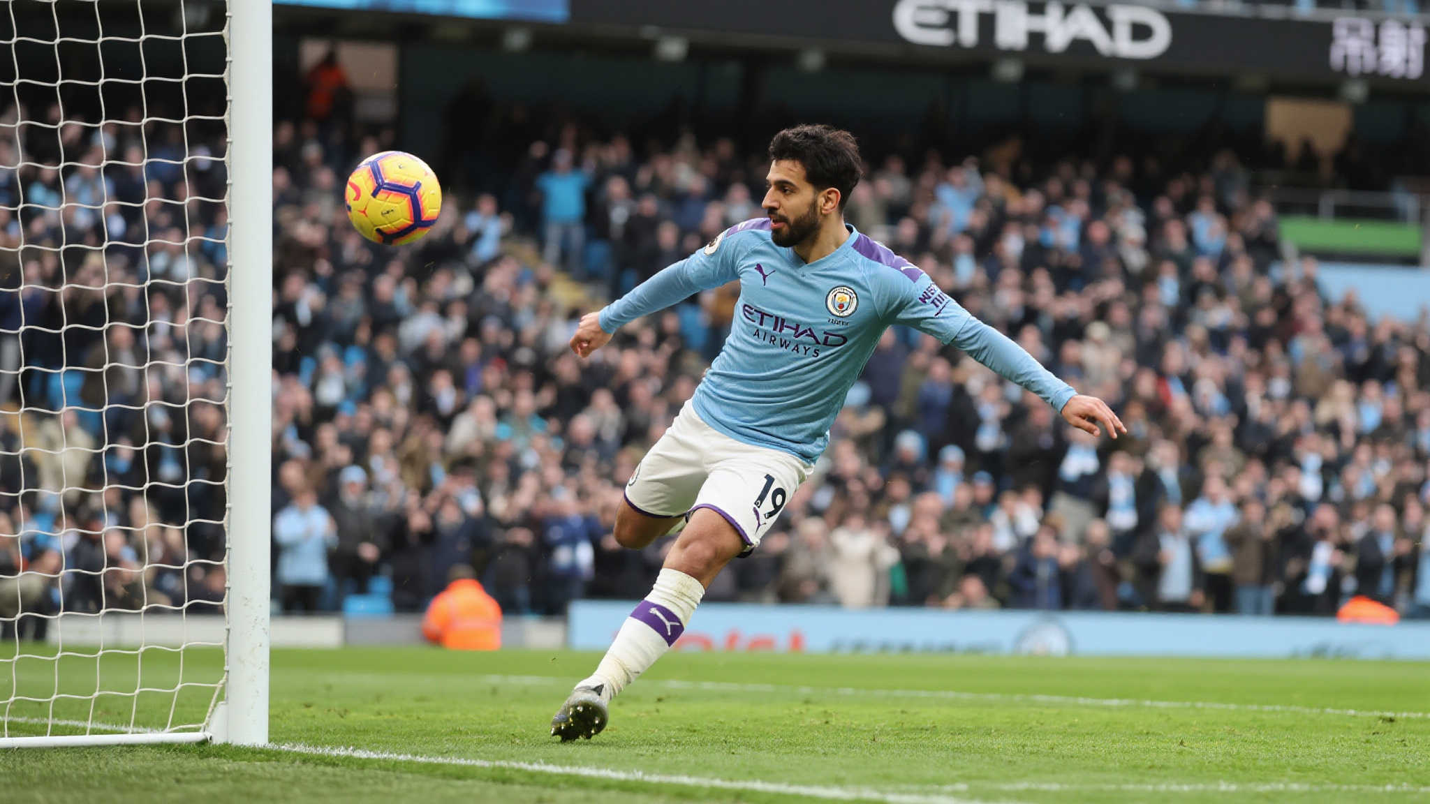 从全新视角解读京多安的精彩进球 在足球比赛中,精彩的进球总能引起观众席上一片沸腾。